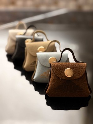 خرید آویز کیف چرمی مینی مدل Mini Charm